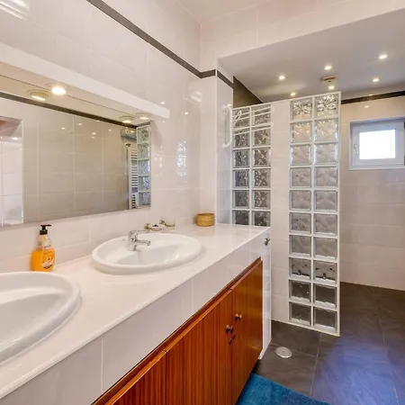 וילה Casa Tambeim Montinhos da Luz